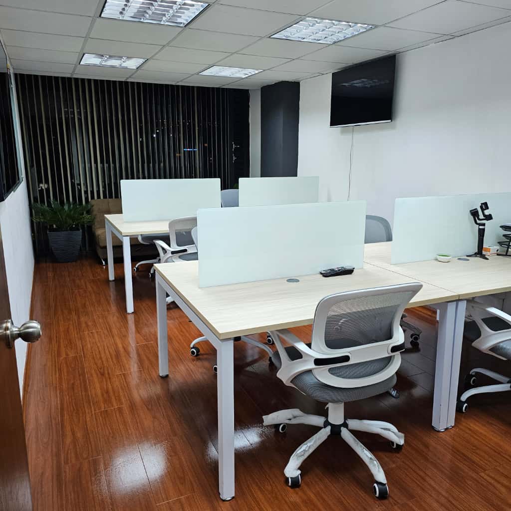 Equipo de Fidepor en oficina